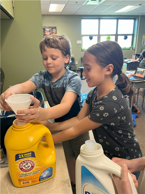 STUDENTS MAKING DETERGENT